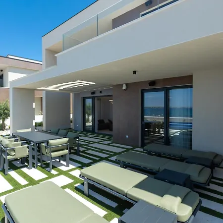Adria Seafront C Private Pool Pet Friendly *