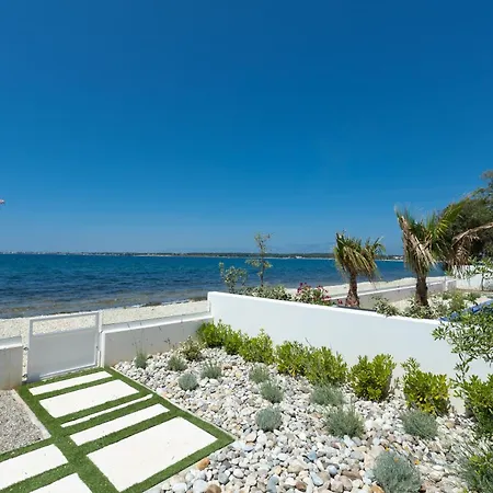 Adria - Pet-friendly Seafront C With Private Pool Zaton (Zadar)
