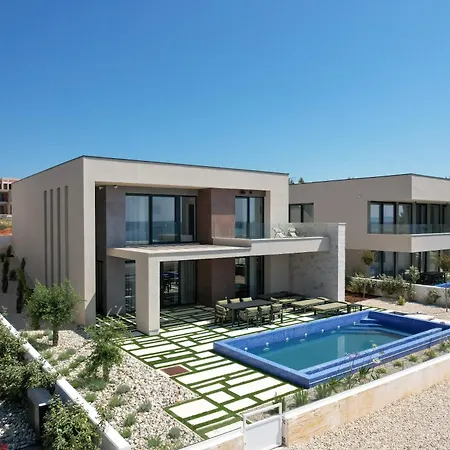 Adria - Pet-friendly Seafront C With Private Pool Villa *