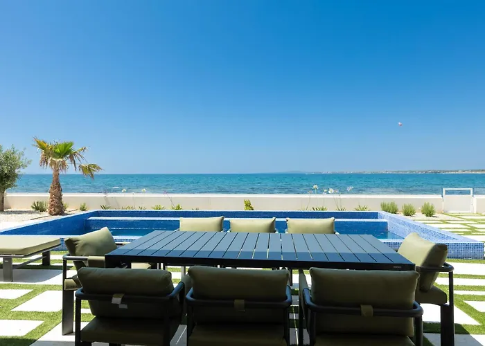 Adria Seafront C Private Pool Pet Friendly *