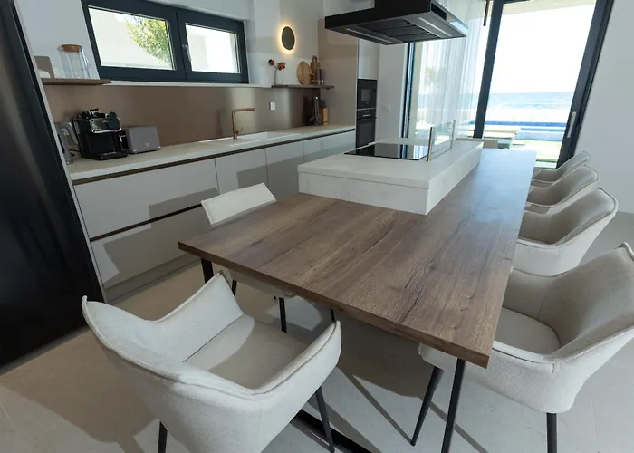 Adria - Pet-friendly Seafront C With Private Pool * Zaton (Zadar)