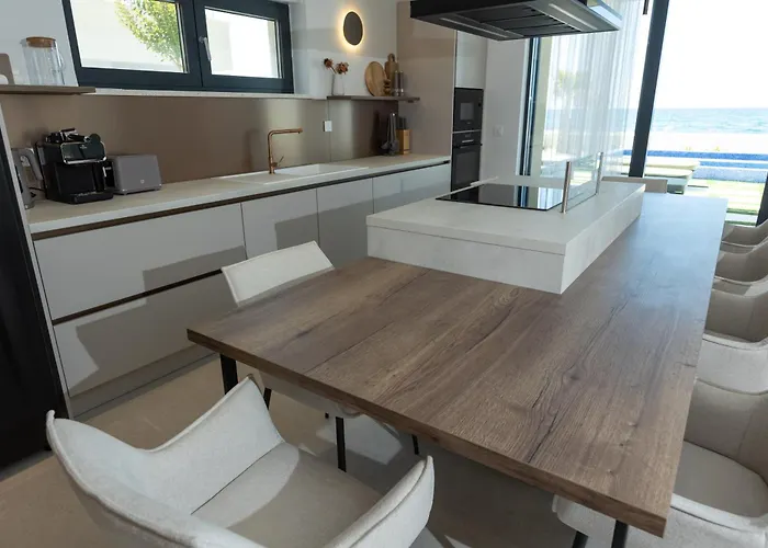 Adria - Pet-friendly Seafront C With Private Pool Villa *