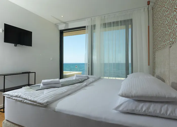 Adria - Pet-friendly Seafront C With Private Pool Villa