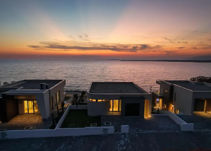 Adria - Pet-friendly Seafront C With Private Pool Villa