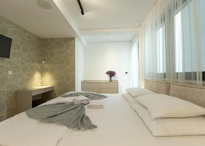 Adria - Pet-friendly Seafront C With Private Pool Villa Zaton (Zadar)